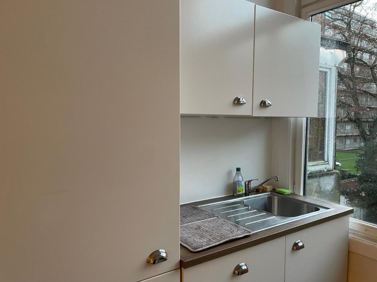 Charming Room In Eu District Bruselas Exterior foto